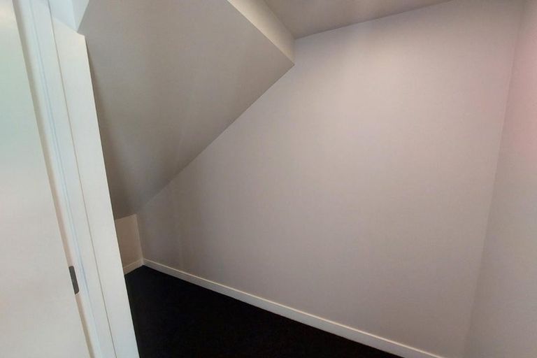 Photo of property in 1/10 Newington Road, Henderson, Auckland, 0612