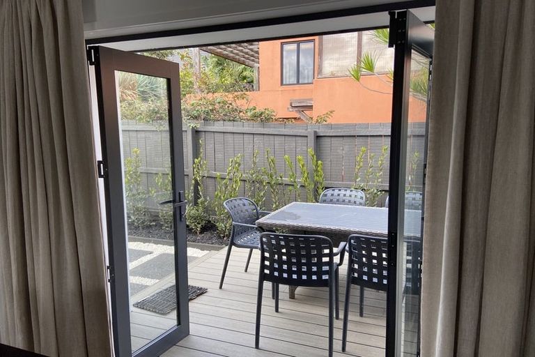 Photo of property in 1/2 Omana Road, Milford, Auckland, 0620