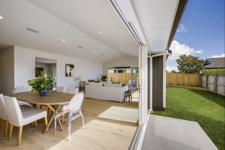 Photo of property in 12 Rich Rise, Havelock North, 4130