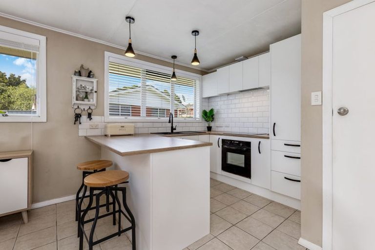 Photo of property in 3 Mccall Place, Opaheke, Papakura, 2113