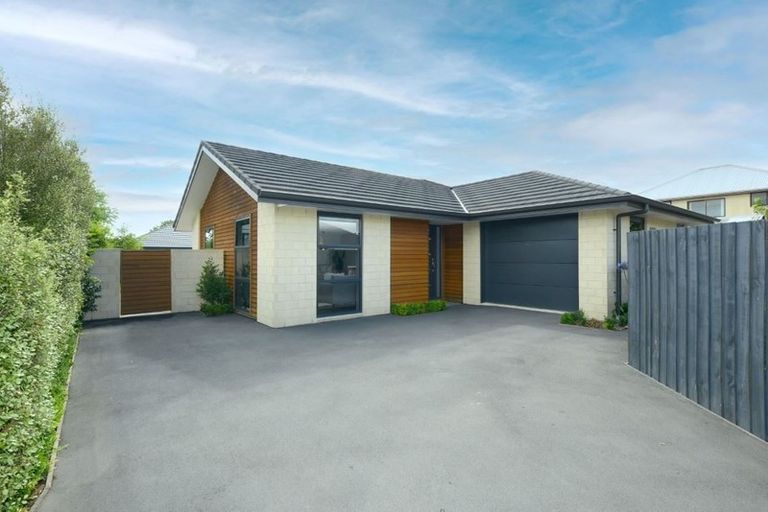 Photo of property in 47a Richards Avenue, Papanui, Christchurch, 8053
