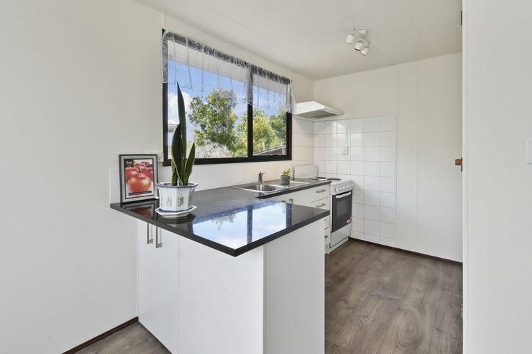 Photo of property in 2/8 Nearco Street, Randwick Park, Auckland, 2105