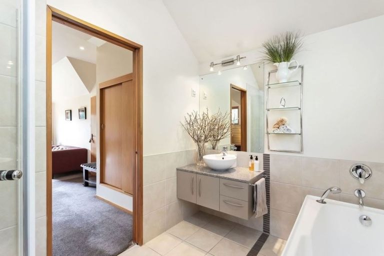 Photo of property in 92 Grants Road, Papanui, Christchurch, 8052