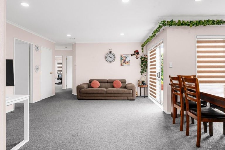 Photo of property in 25 Northmeadow Drive, Rototuna, Hamilton, 3210