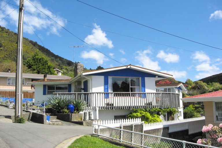 Photo of property in 53 Dorset Street, Picton, 7220