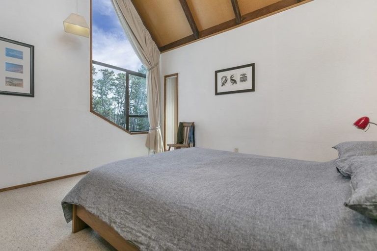 Photo of property in 25 Jacaranda Avenue, Beach Haven, Auckland, 0626