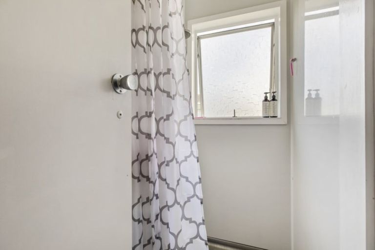 Photo of property in 5 Sunlands Drive, Manurewa, Auckland, 2102