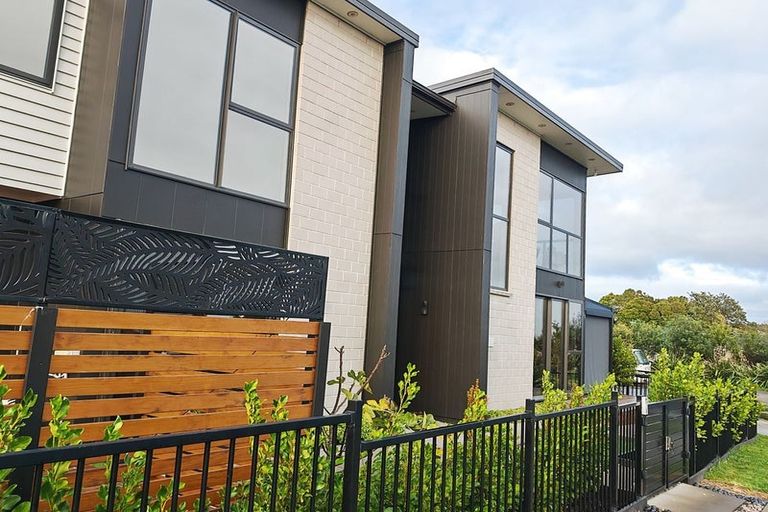 Photo of property in 7 Meadowridge Drive, Flat Bush, Auckland, 2019