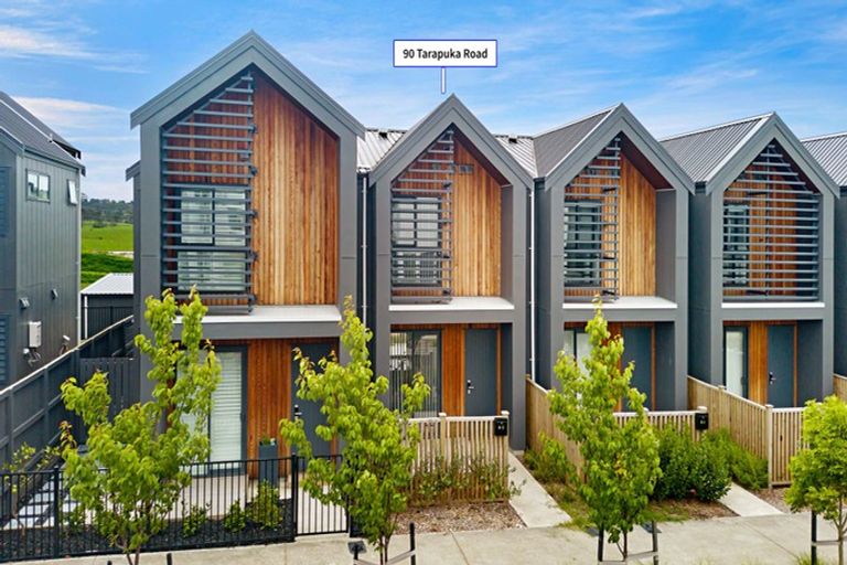 Photo of property in 90 Tarapuka Road, Westgate, Auckland, 0814