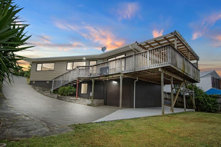 Photo of property in 56 Raumati Crescent, Onerahi, Whangarei, 0110