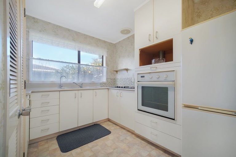 Photo of property in 1 Hedge Row, Sunnyhills, Auckland, 2010