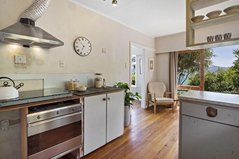 Photo of property in 39 Ferry Road, Days Bay, Lower Hutt, 5013