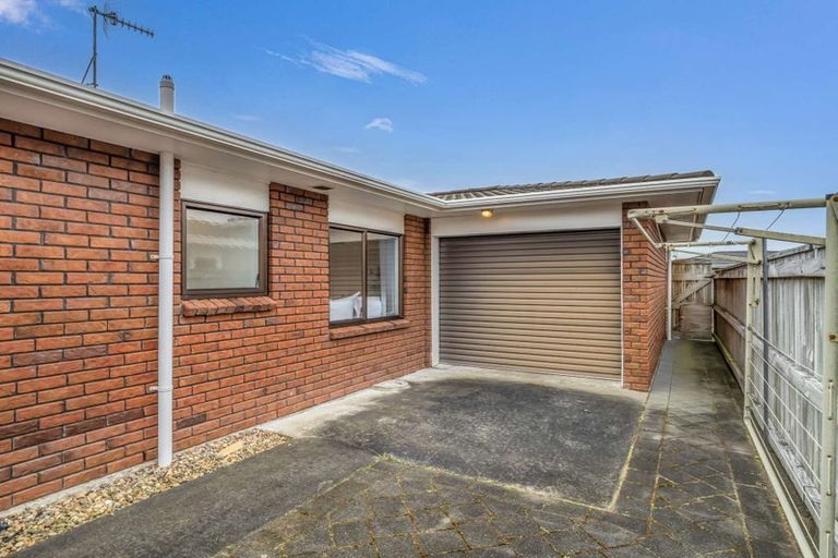 Photo of property in 1 Loader Place, Tawhero, Whanganui, 4501