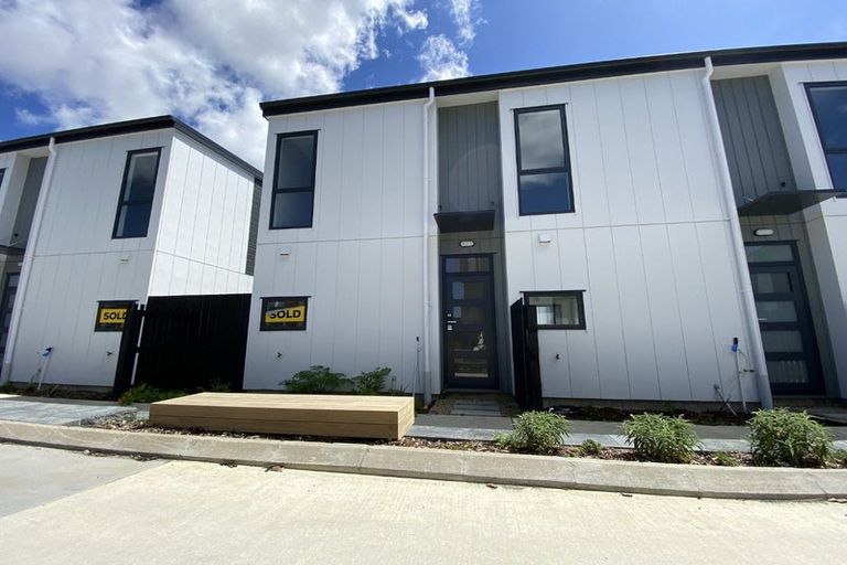 Photo of property in 11 Papa Takaro Lane, Flat Bush, Auckland, 2019