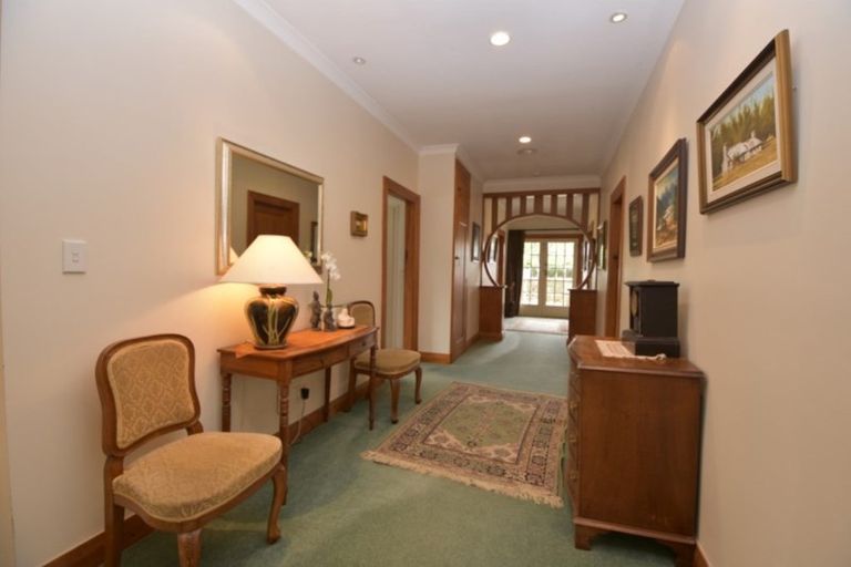 Photo of property in 17 Moreton Road, Carterton, 5713