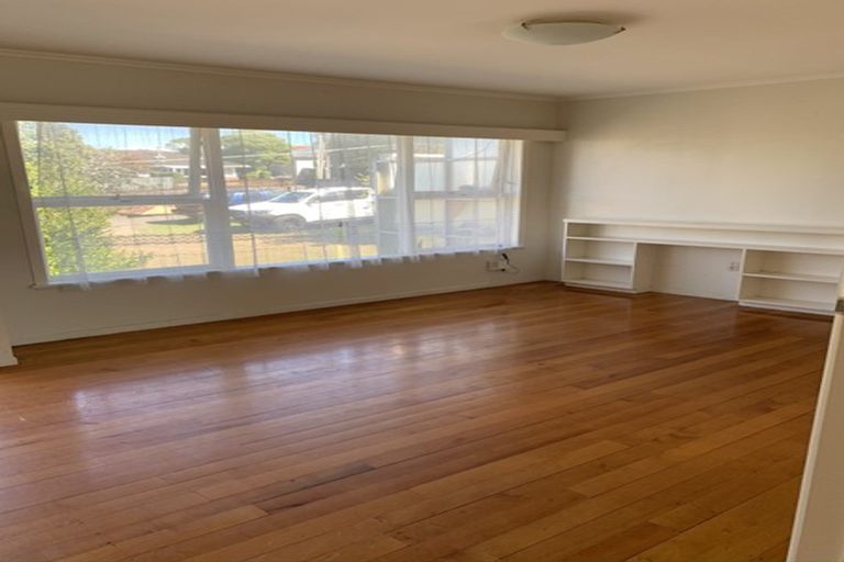 Photo of property in 2/44 Lake Road, Narrow Neck, Auckland, 0624