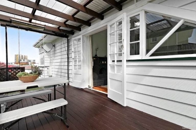 Photo of property in 12 Rata Street, New Lynn, Auckland, 0600