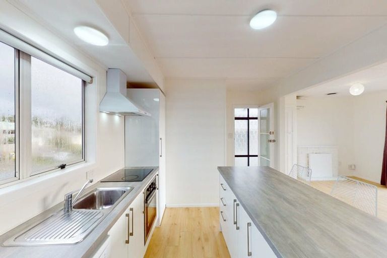 Photo of property in 22 Link Road, Newlands, Wellington, 6037