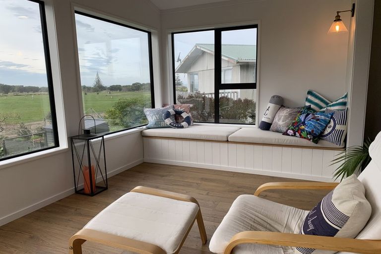 Photo of property in 68 Harper Road, Waimarama, Havelock North, 4294