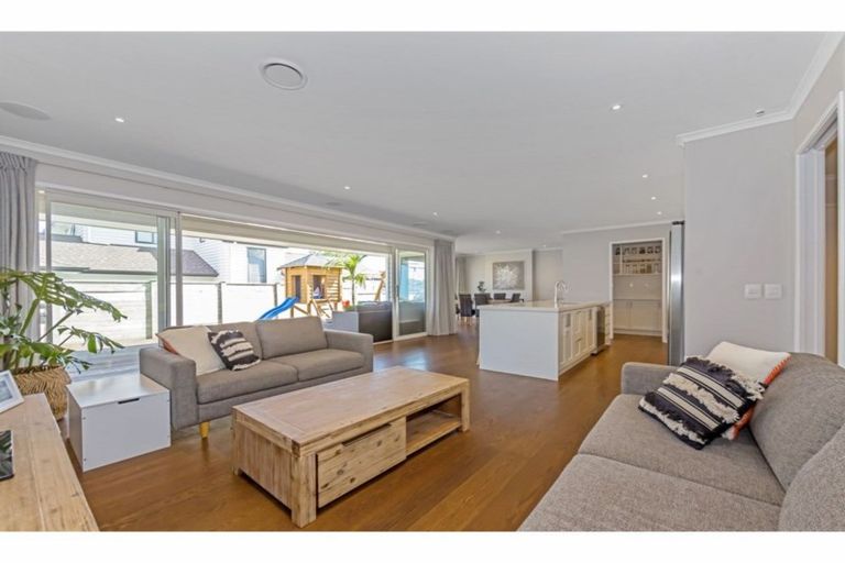 Photo of property in 200 Harris Drive, Silverdale, 0932