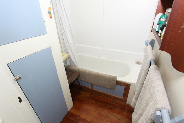 Photo of property in 26 Wainui Road, Raglan, 3225