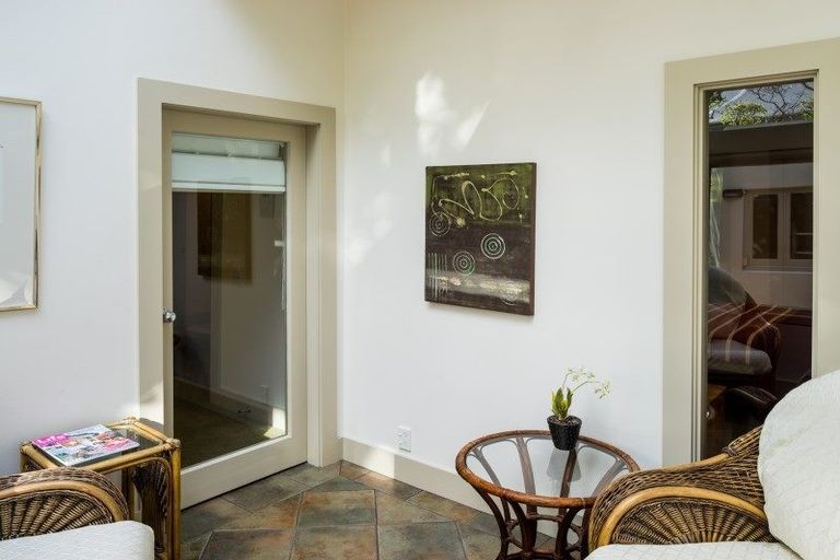 Photo of property in 46 Aurora Terrace, Kelburn, Wellington, 6012