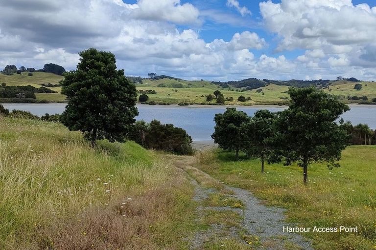Photo of property in 10 Barnfield Road, Kaiwaka, 0573