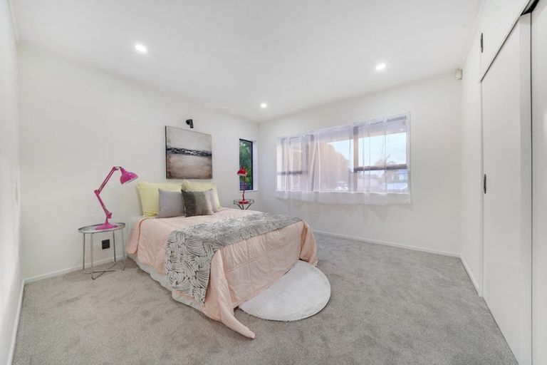 Photo of property in 1/554 Weymouth Road, Weymouth, Auckland, 2103