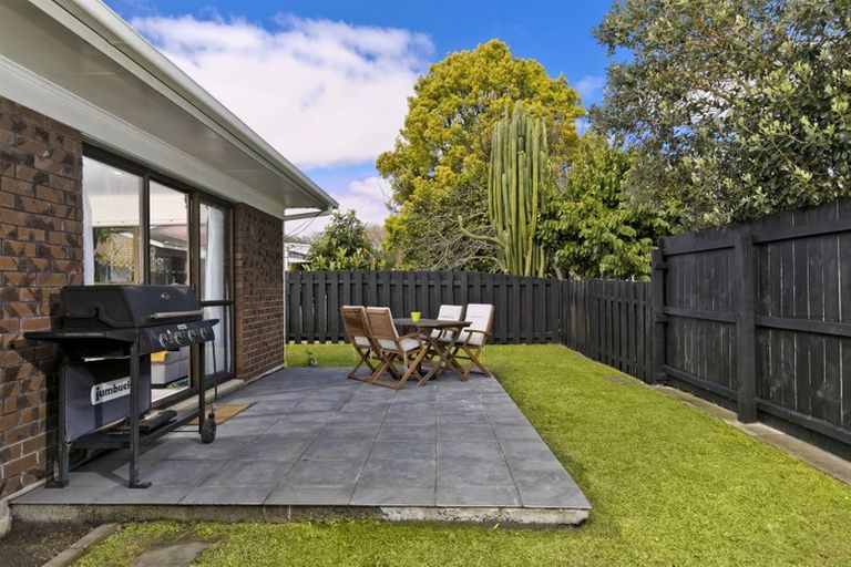 Photo of property in 1/4 Ti Nana Crescent, Henderson, Auckland, 0610