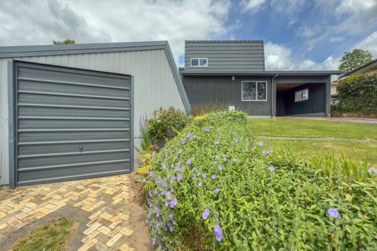 Photo of property in 16 Hillcrest Street, Tirau, 3410