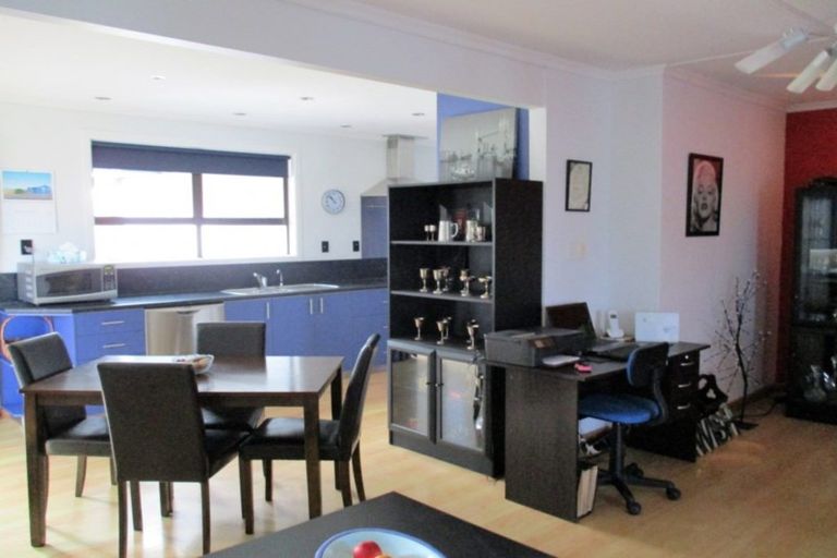 Photo of property in 63 Fox Street, Opunake, 4616