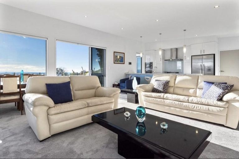 Photo of property in 22 Raptor Way, Welcome Bay, Tauranga, 3175