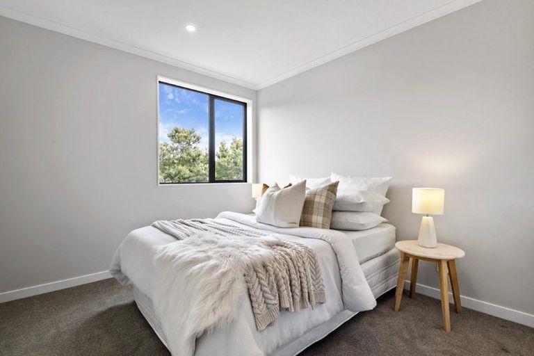 Photo of property in 32 Te Aniwaniwa Terrace, Albany, 0632