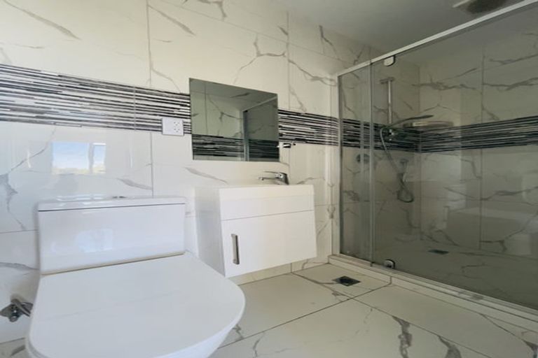 Photo of property in 32b Edinburgh Avenue, Rosehill, Papakura, 2113