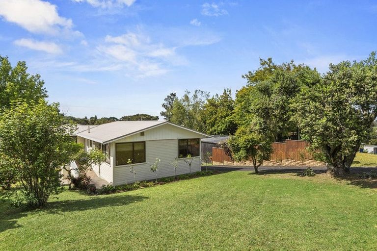 Photo of property in 8 Kauri Road, Birkenhead, Auckland, 0626