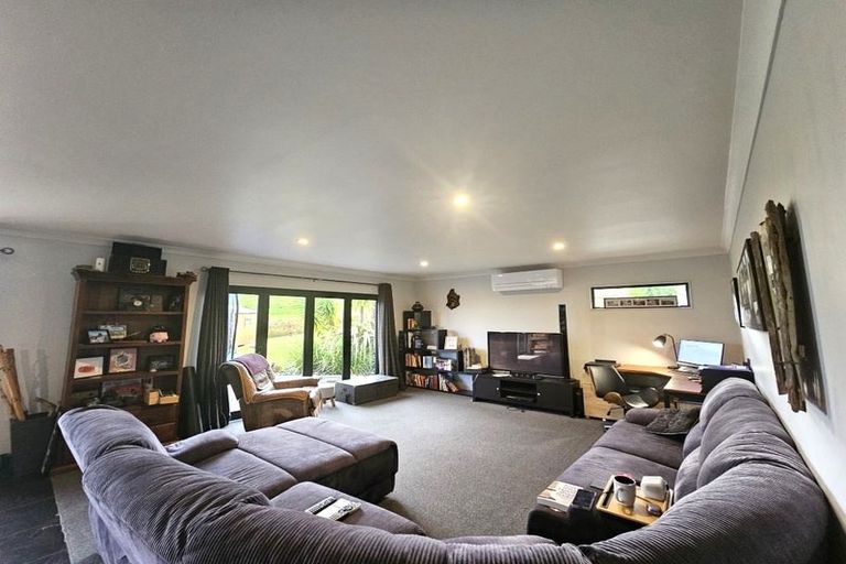 Photo of property in 306 Waitaha Road South, Welcome Bay, Tauranga, 3175