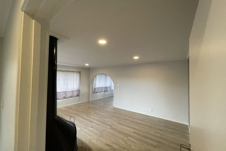 Photo of property in 73 Triangle Road, Massey, Auckland, 0614