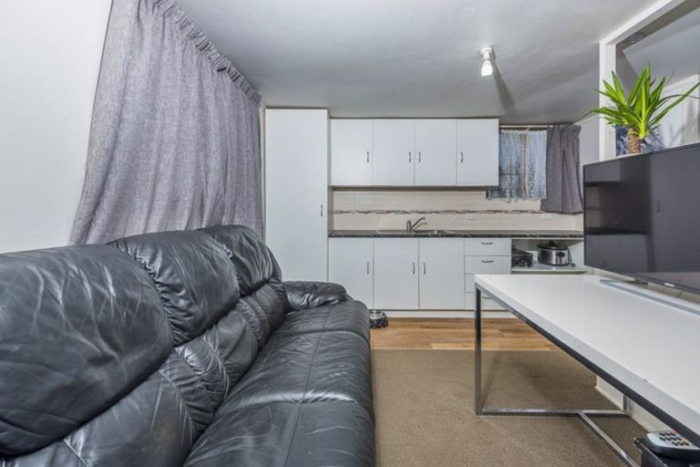Photo of property in 526a Swanson Road, Ranui, Auckland, 0612
