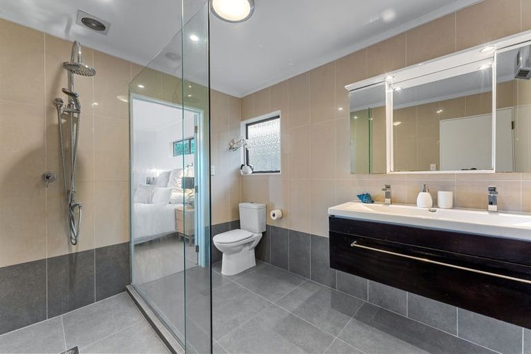Photo of property in 78 Island Bay Road, Beach Haven, Auckland, 0626