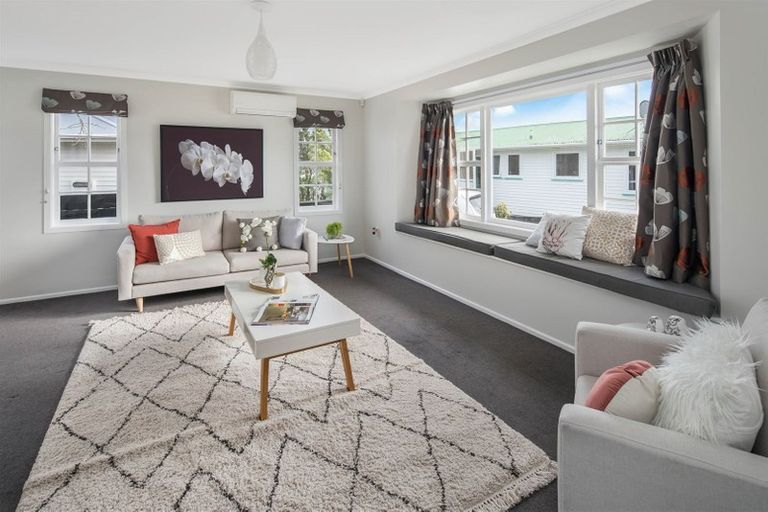 Photo of property in 19 Toporoa View, Ascot Park, Porirua, 5024