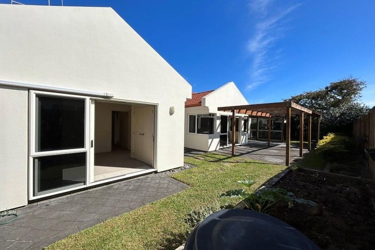 Photo of property in 51 Gravatt Road, Papamoa Beach, Papamoa, 3118