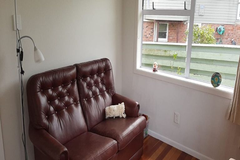 Photo of property in 16 Carole Crescent, Pakuranga, Auckland, 2010