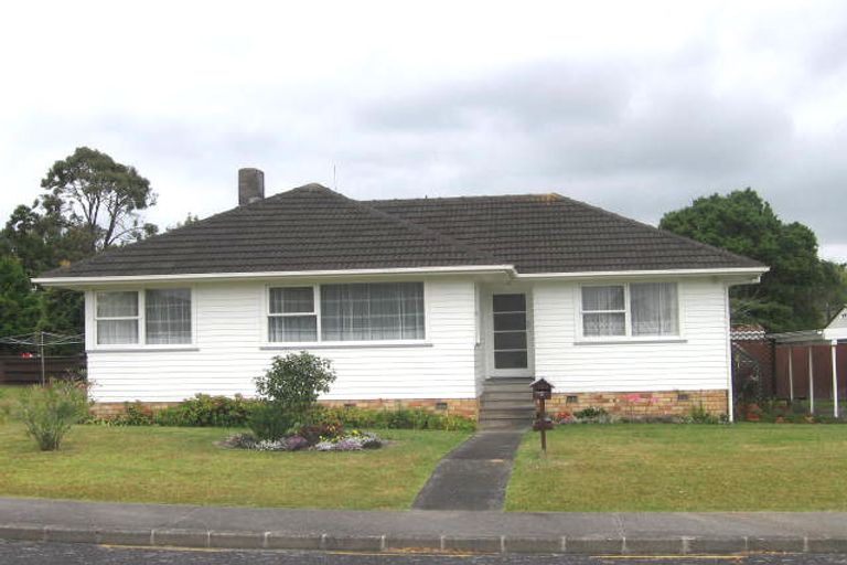 Photo of property in 3 Wykeham Place, Glenfield, Auckland, 0629