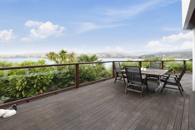 Photo of property in 28 Molyneux Close, Whitby, Porirua, 5024