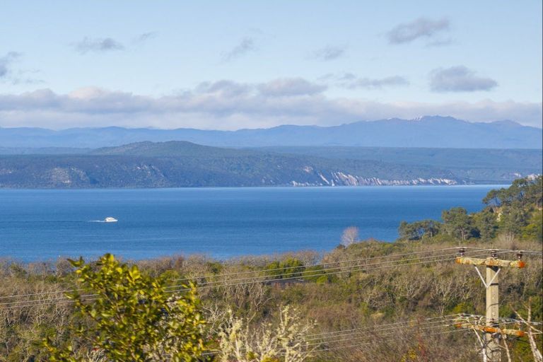 Photo of property in 64 Wakeman Road, Acacia Bay, Taupo, 3330