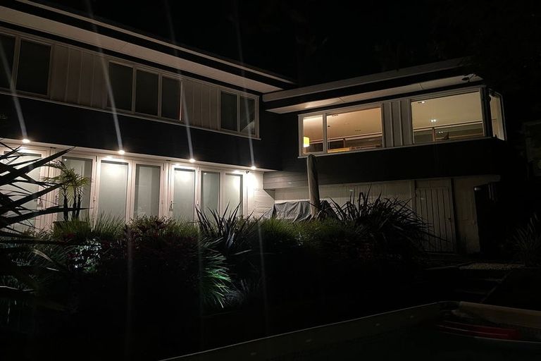 Photo of property in 9 City View Terrace, Birkenhead, Auckland, 0626