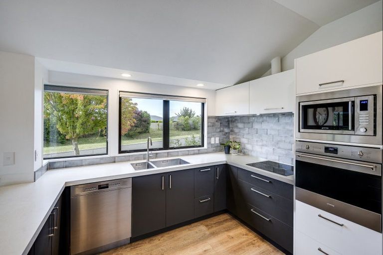 Photo of property in 5 Woodlands Drive, Havelock North, 4130