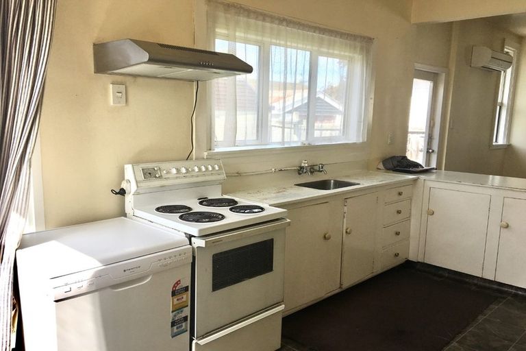 Photo of property in 2/64 Division Street, Riccarton, Christchurch, 8041