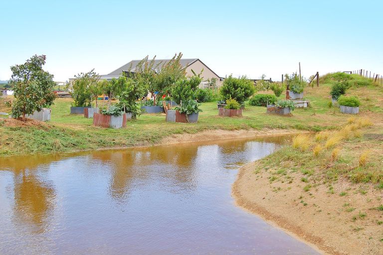 Photo of property in Dunkerron Farm, 852 Oneriri Road, Kaiwaka, 0573