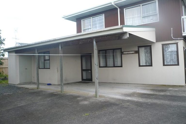 Photo of property in 13 Rosewarne Crescent, Glendene, Auckland, 0602